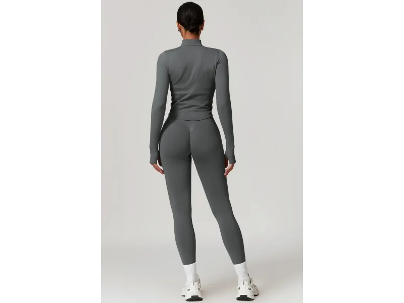 جاكيت من مجموعة سكلبت – رمادي (مقاس متوسط)