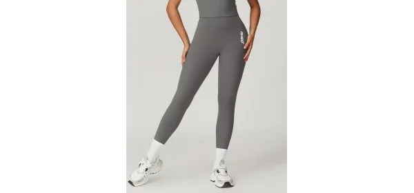 بنطلون ضيق من مجموعة كلاودسوفت - رمادي (مقاس كبير) بنطلون ضيق من مجموعة كلاودسوفت - رمادي (مقاس كبير)