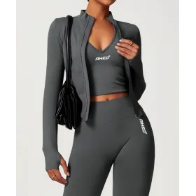 جاكيت من مجموعة سكلبت – رمادي (مقاس كبير) جاكيت من مجموعة سكلبت – رمادي (مقاس كبير)