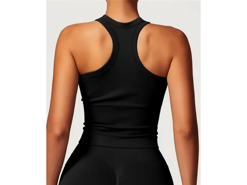 بلوزة من مجموعة سكلبت - أسود (مقاس كبير) بلوزة من مجموعة سكلبت - أسود (مقاس كبير)