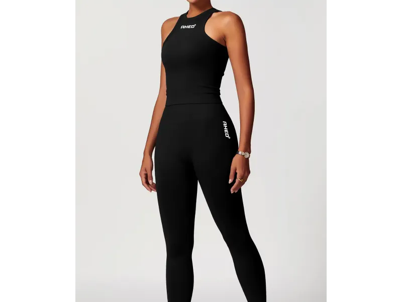 بلوزة من مجموعة سكلبت - أسود (مقاس كبير) بلوزة من مجموعة سكلبت - أسود (مقاس كبير)