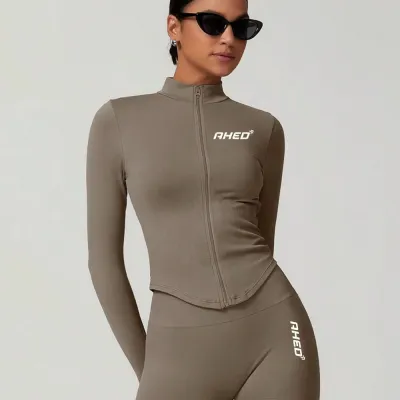 جاكيت من مجموعة سكلبت - بني داكن (مقاس كبير)