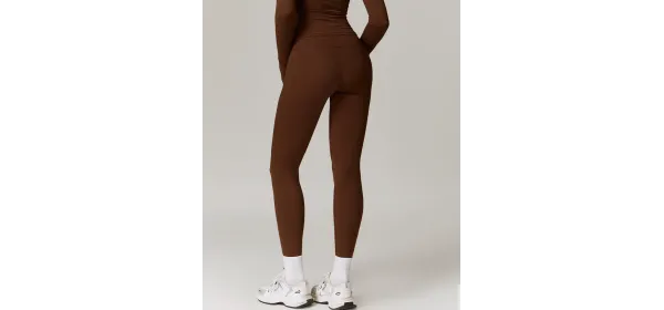 بنطلون ضيق من مجموعة كلاودسوفت - بني قهوة (مقاس متوسط) بنطلون ضيق من مجموعة كلاودسوفت - بني قهوة (مقاس متوسط)