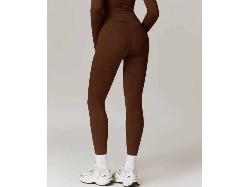 بنطلون ضيق من مجموعة كلاودسوفت - بني قهوة (مقاس متوسط) بنطلون ضيق من مجموعة كلاودسوفت - بني قهوة (مقاس متوسط)