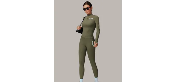 جاكيت من مجموعة كلاودسوفت - أخضر عسكري (مقاس متوسط)