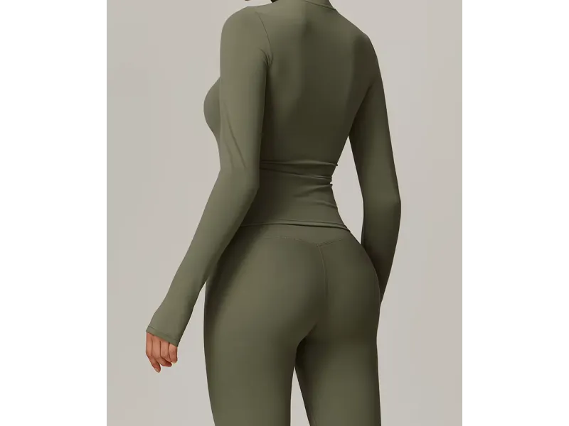 جاكيت من مجموعة كلاودسوفت - أخضر عسكري (مقاس متوسط)