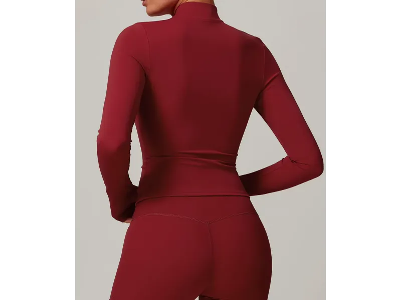 جاكيت من مجموعة كلاودسوفت - أحمر كرزي (مقاس كبير)