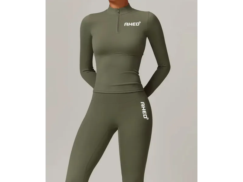 جاكيت من مجموعة كلاودسوفت - أخضر عسكري (مقاس متوسط)